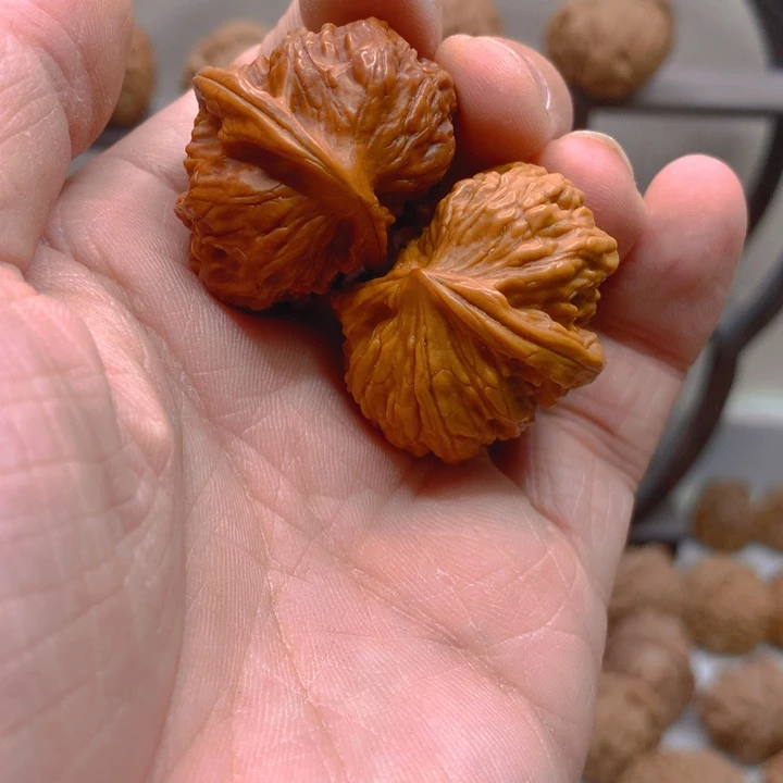 黑****吊坠文玩核桃野狼半壁