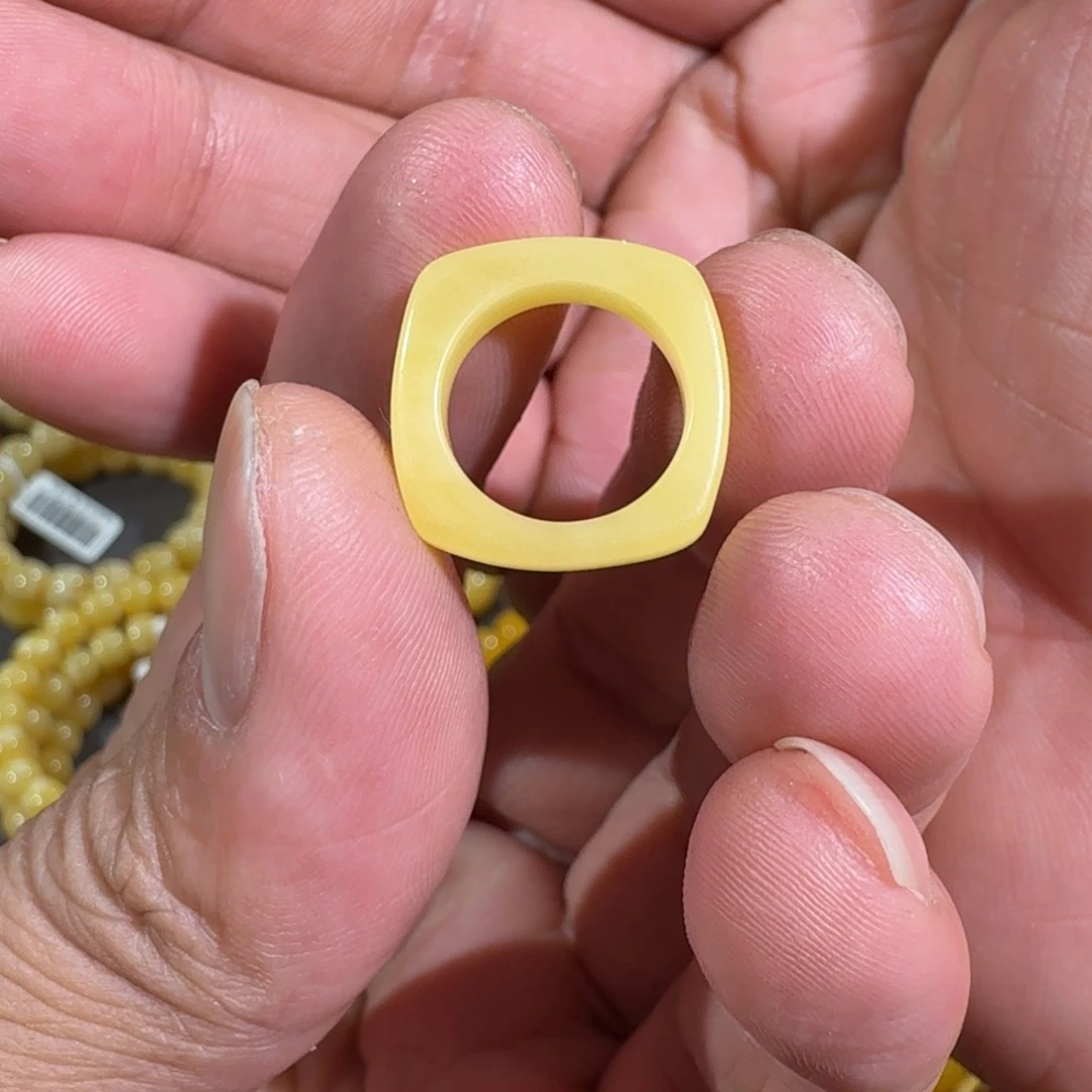 琥珀裸石未镶嵌蜜蜡跑环内经12.5mm