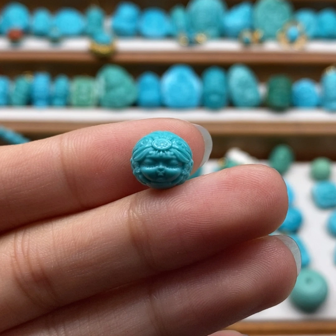 绿松石颈饰未镶嵌?****1