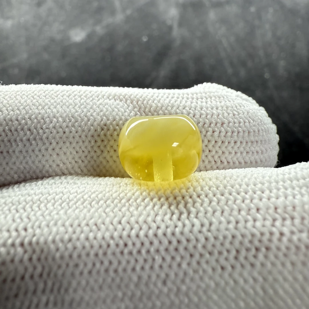 J8976天然原矿俄料蜜蜡 墩子老型10.2*7.7mm支持复检 假一发四