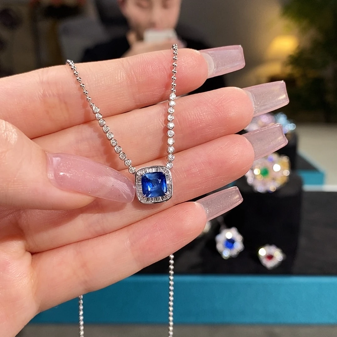 蓝宝石18K金镶嵌颈饰1.55ct无烧矢车菊aigs