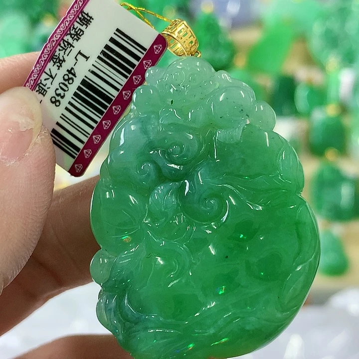 翡翠颈饰18K金镶嵌挂件