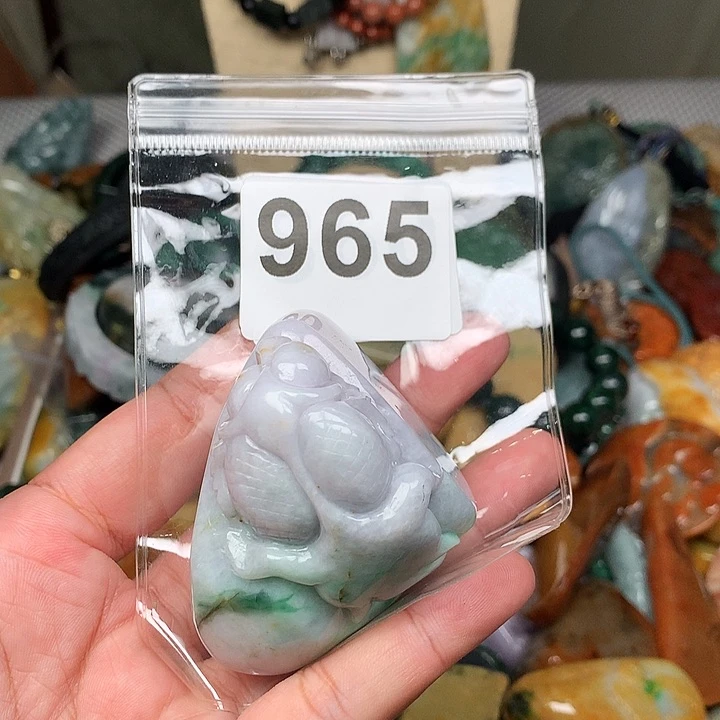 翡翠未镶嵌颈饰紫**主翡翠