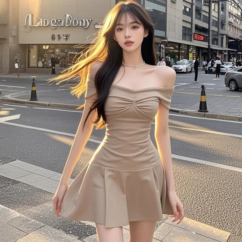 气质辣妹设计感一字肩别致收腰显瘦a字连衣裙小众时尚气质显瘦潮