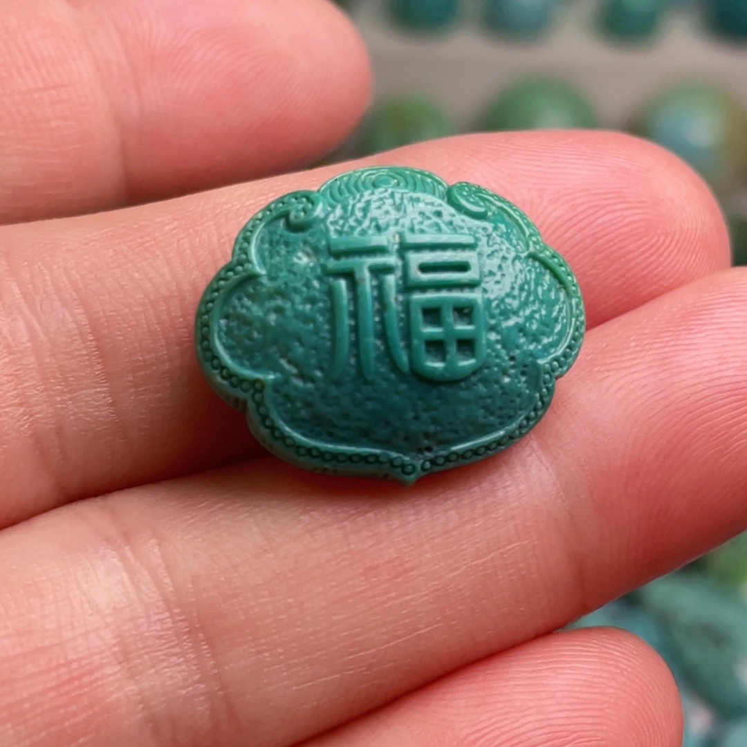 未镶嵌绿松石颈饰