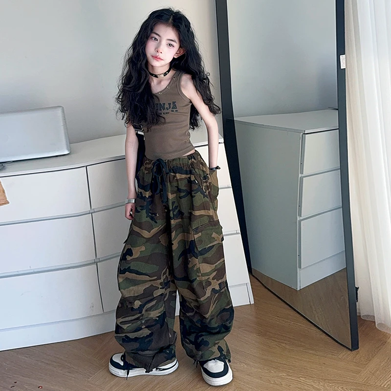 女童夏季套装2025新款洋气大童迷彩背心工装阔腿裤休闲运动两件套