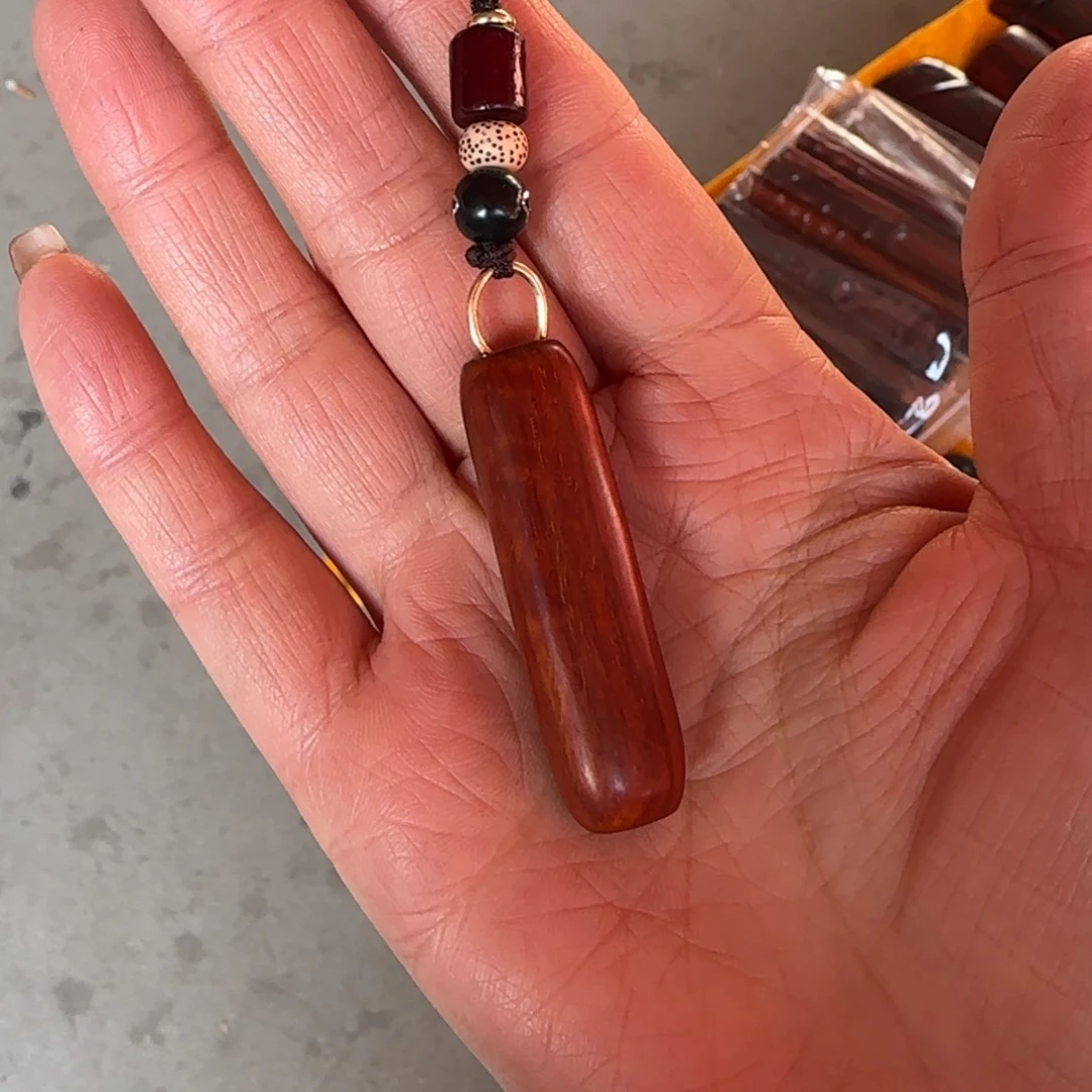 木C**i小叶紫檀雕刻随行把件
