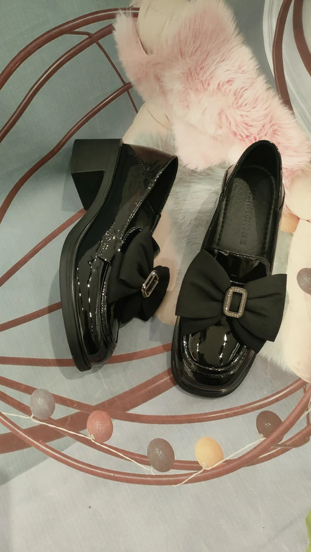 新款中跟百搭休闲乐福鞋蝴蝶结粗跟单鞋