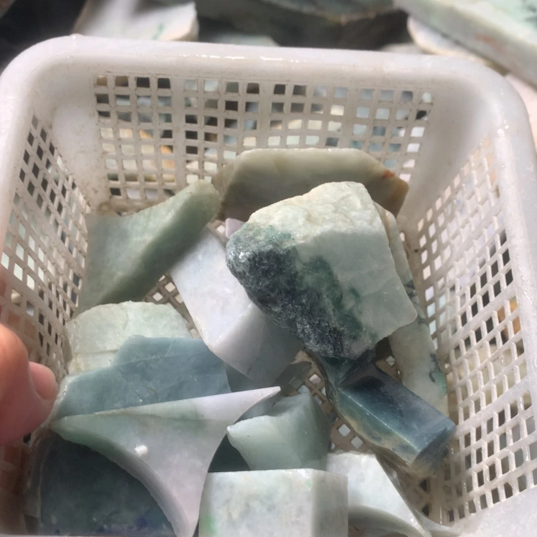 翡翠颈饰未镶嵌缅甸翡翠