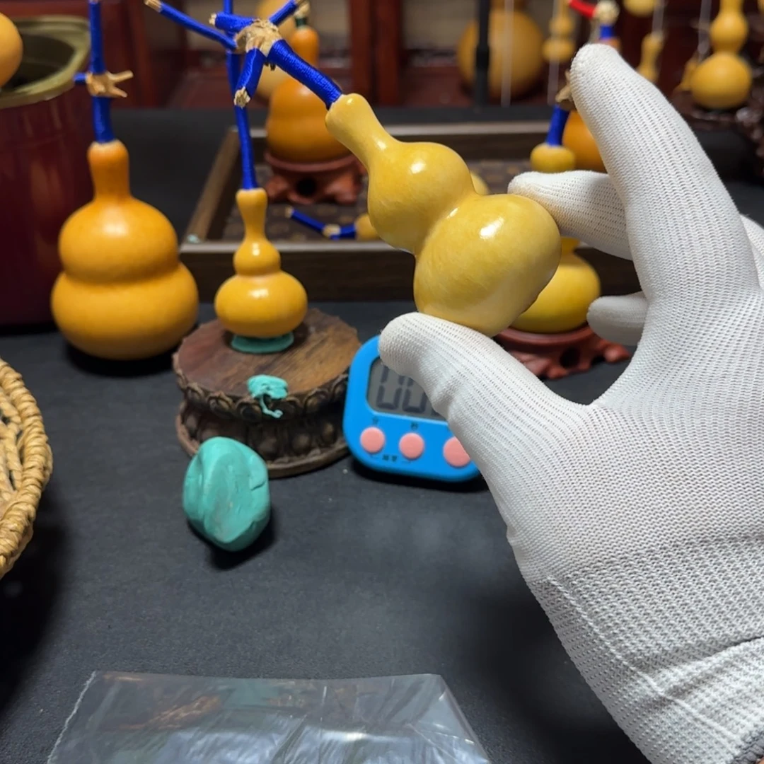 袁***1木摆件等各种工具进行