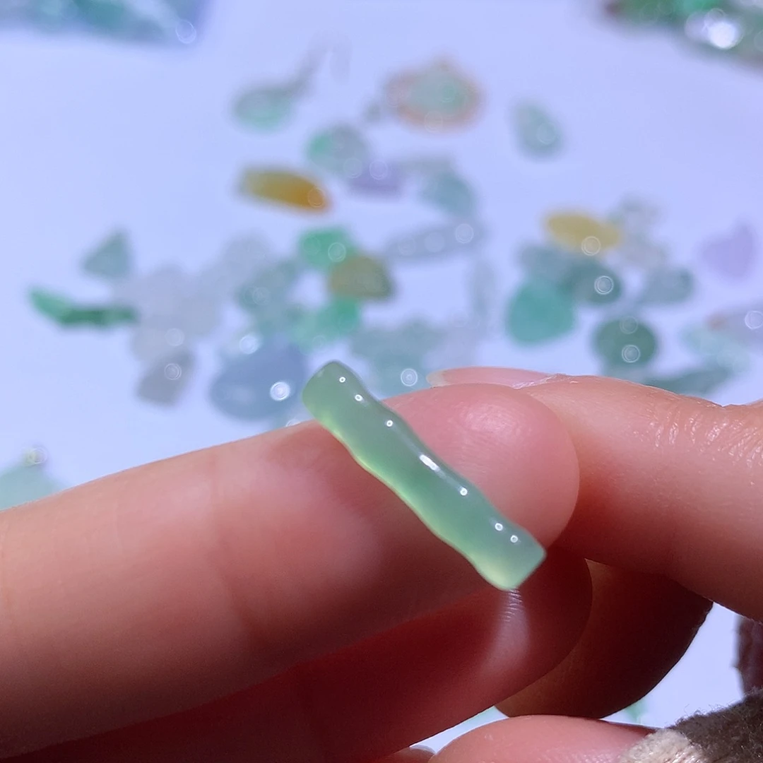 翡翠颈饰未镶嵌竹节