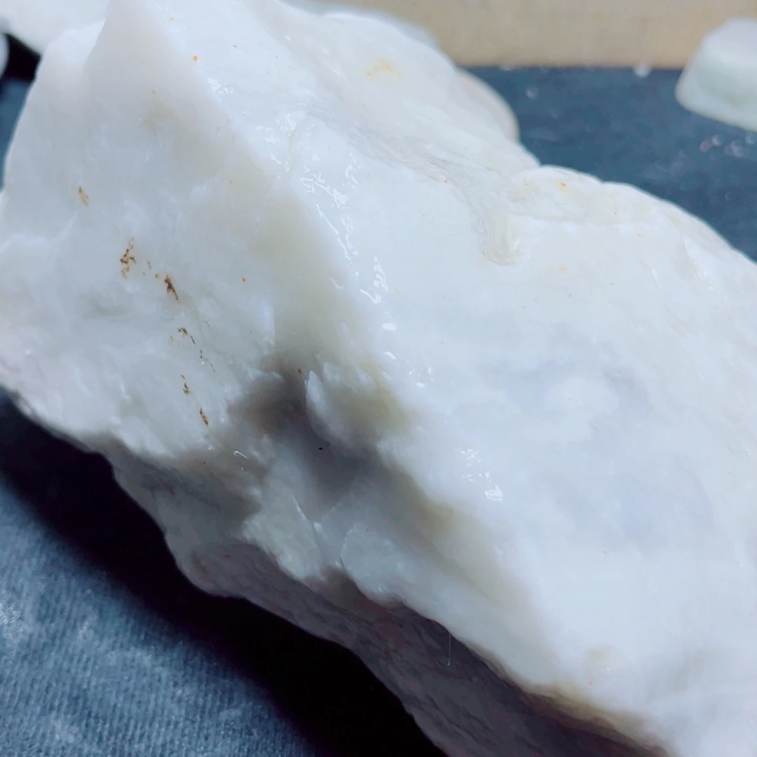 未镶嵌和田玉（糖玉）珠宝奇石