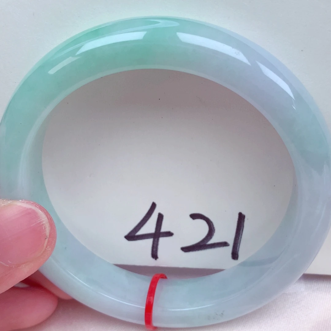 翡翠手镯未镶嵌翡翠