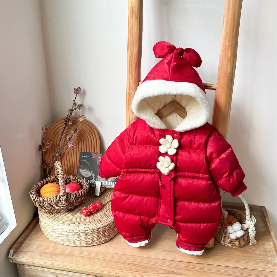 婴儿棉服冬装加厚保暖爬爬服满月百天女宝宝加绒连体衣红色拜年服