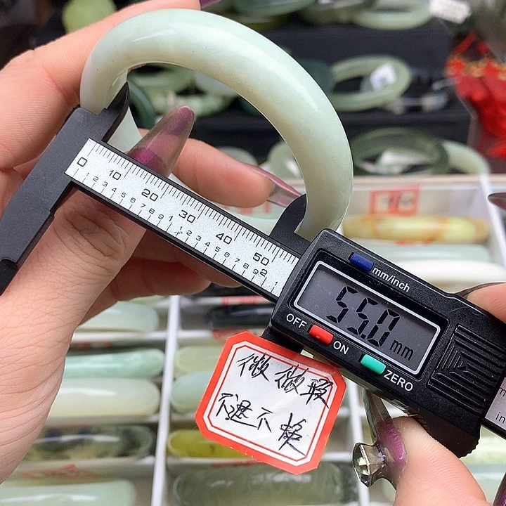 蛇纹石玉手镯未镶嵌705