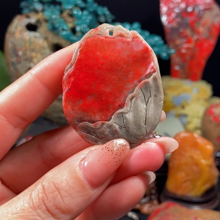 昌化鸡血石鸡血石挂件。何运连连