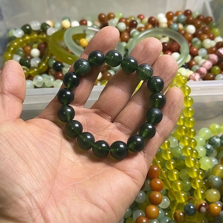 合金蛇纹石玉颈饰