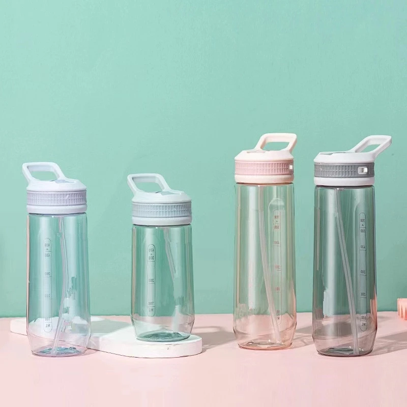 600ml小容量太空杯男女办公带吸管塑料杯带刻度带锁扣便携水杯