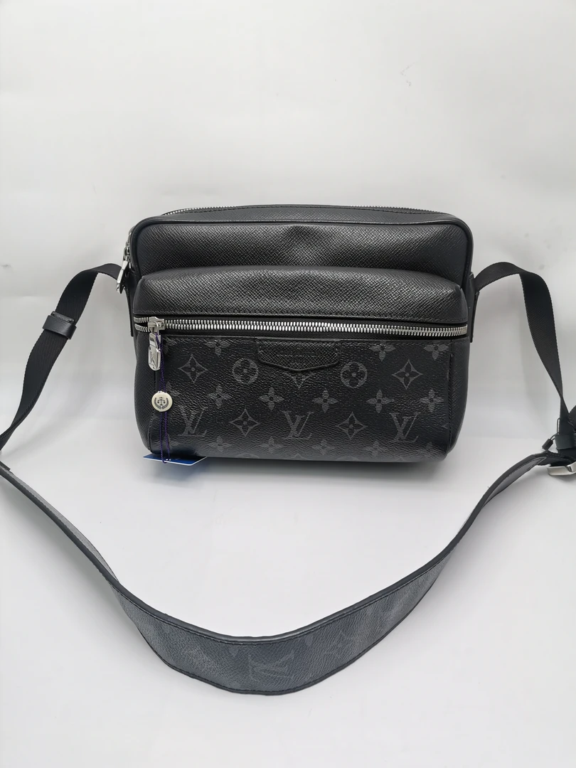 99新 LouisVuitton/路易威登 96新 17566 LV Outdoor黑老花相机包
