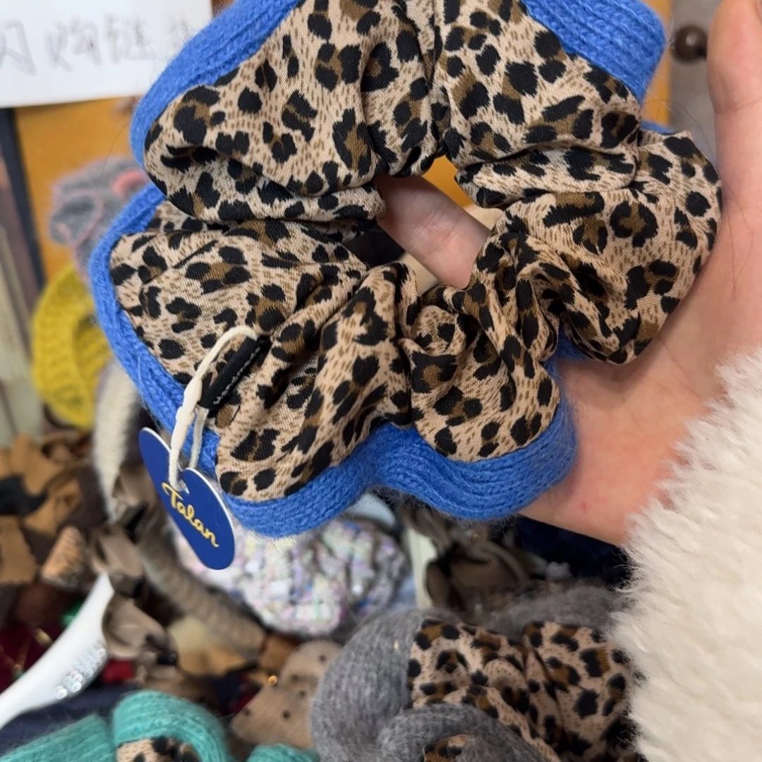 布艺铁合金蓝色豹纹肠圈