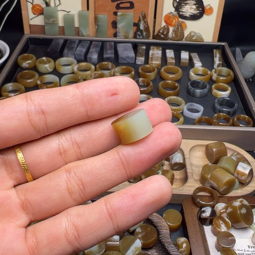 和田玉（糖玉）未镶嵌珠宝奇石墩子15