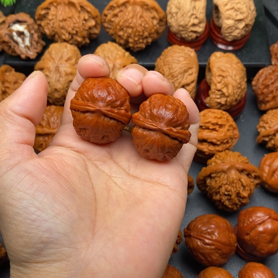 文玩核桃把件蛇皮球