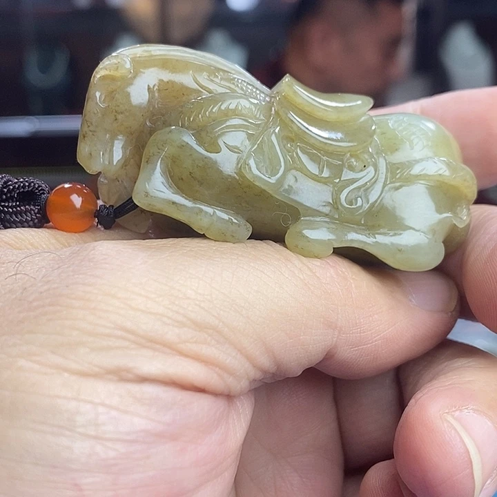 和田玉未镶嵌把件