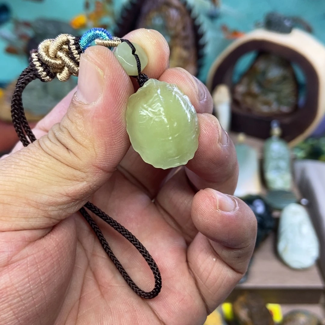 柏***图岫岩老玉（透闪石质玉）未镶嵌挂件