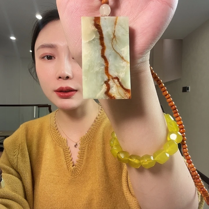 @****蛇纹石玉未镶嵌颈饰