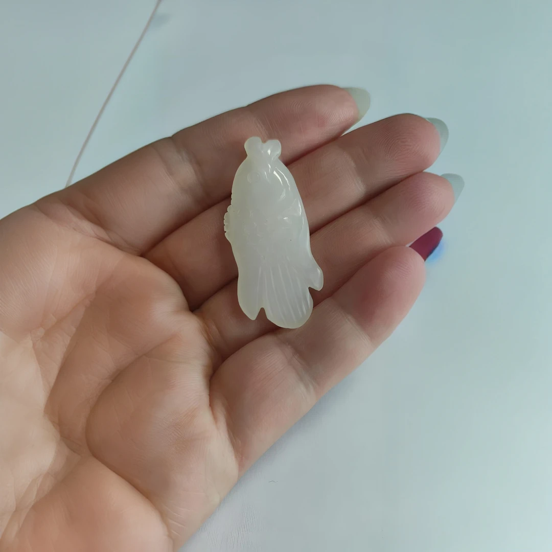 精品气质和田玉吊坠