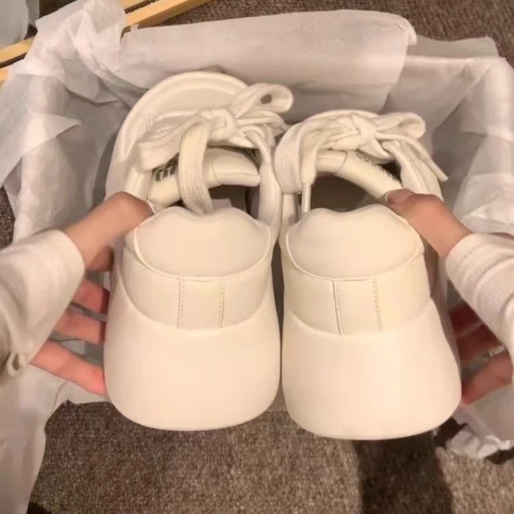 圆超厚底皮面松糕小白鞋女2026秋季新款增高面包鞋休闲百搭板鞋