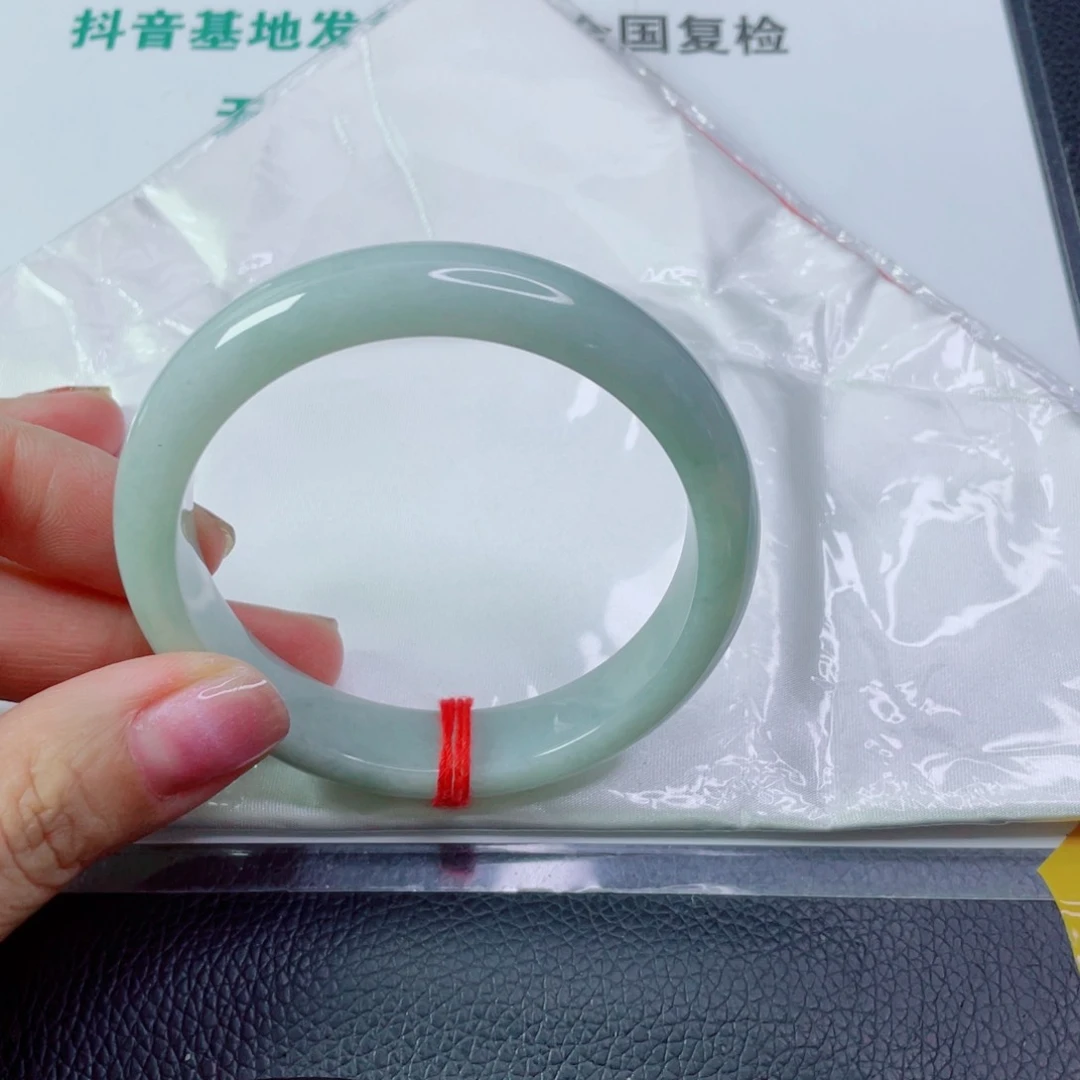 小****翡翠手镯未镶嵌天然