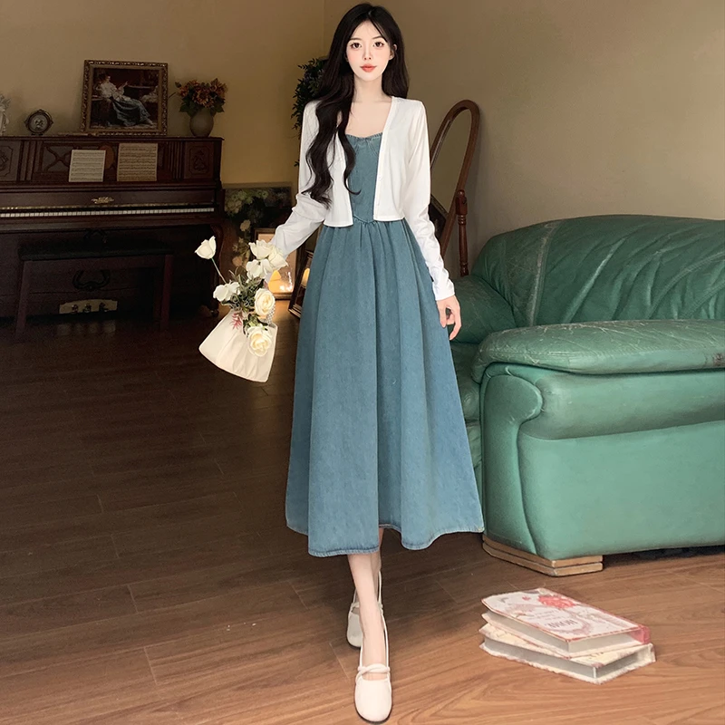 2025新款春装女牛仔吊带裙白色开衫两件套连衣裙大码胖mm显瘦遮肉