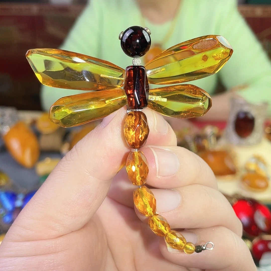 琥珀裸石未镶嵌胸针