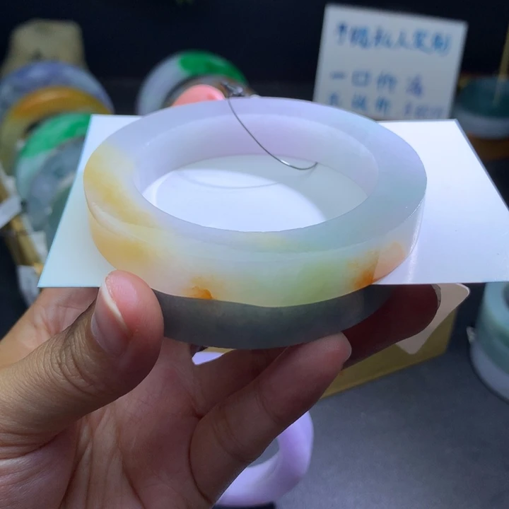 定制翡翠未镶嵌翡翠手镯