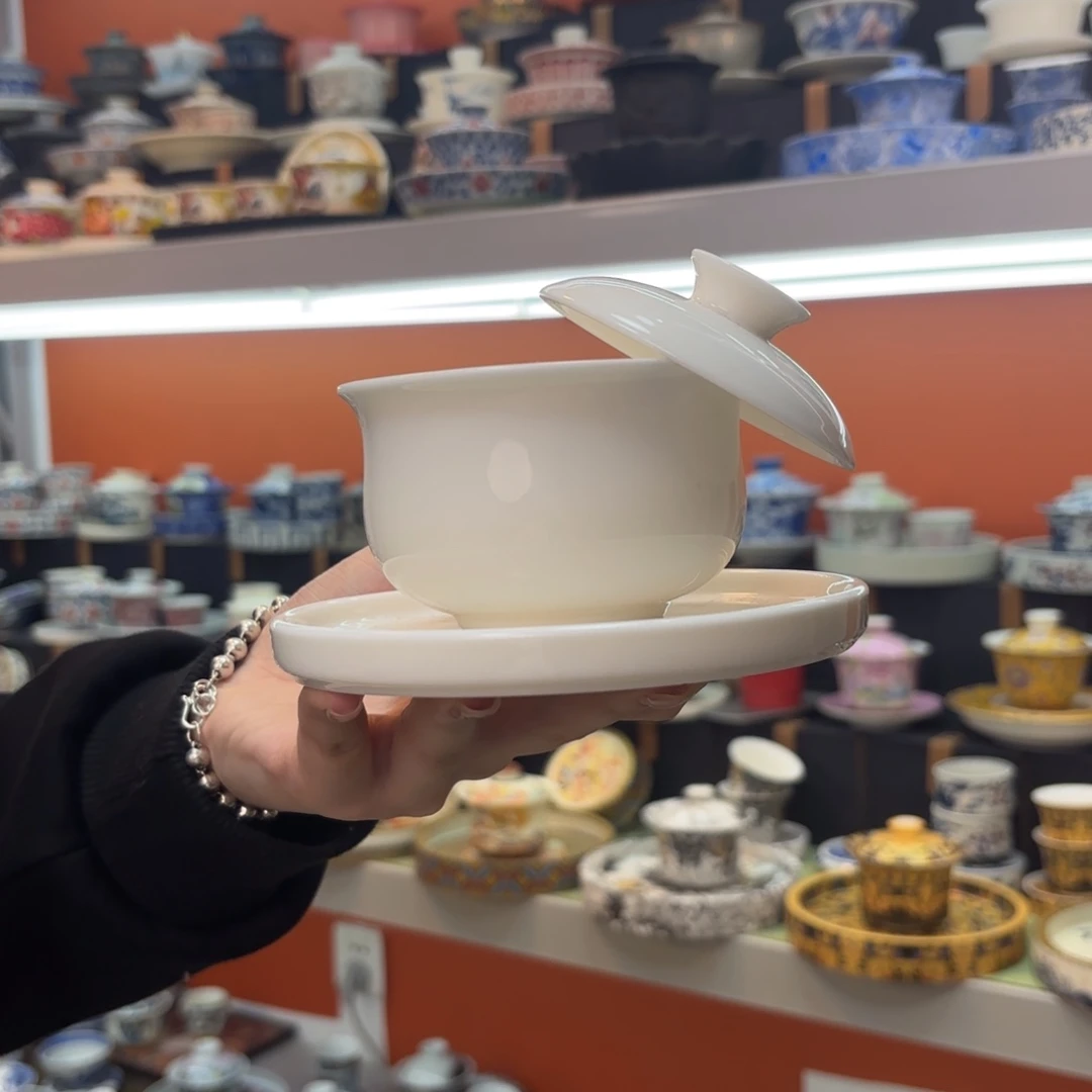 茶具也不用多拿点啊