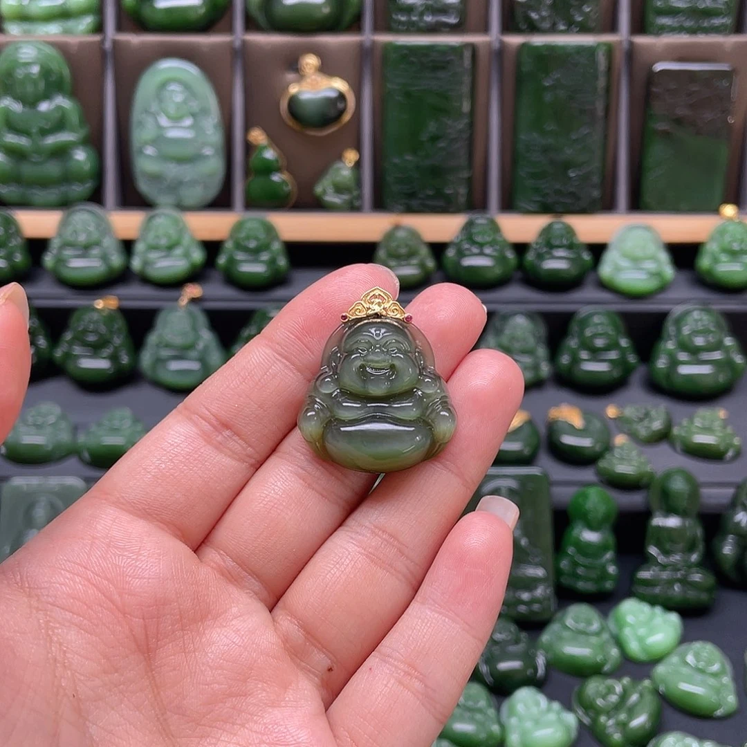 颈饰18K金镶嵌和田玉