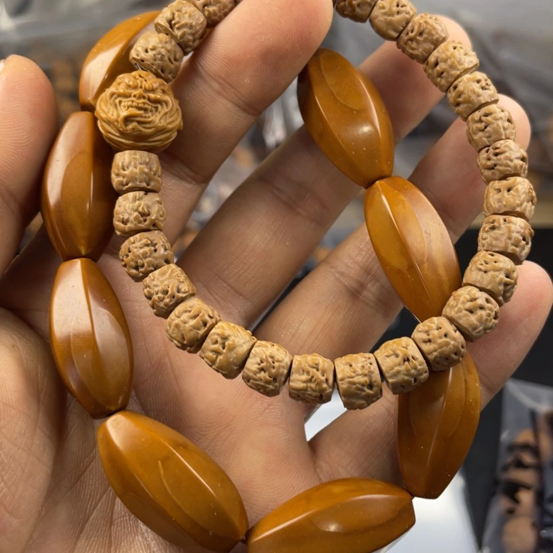 猴头核桃吊坠嗯……这