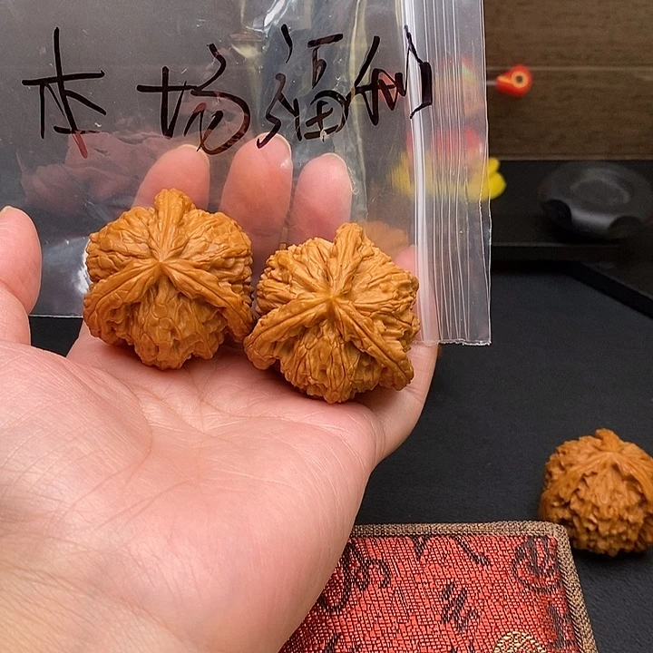 郭***郭把件文玩核桃白奔
