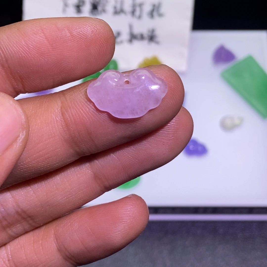 翡翠未镶嵌颈饰吊坠