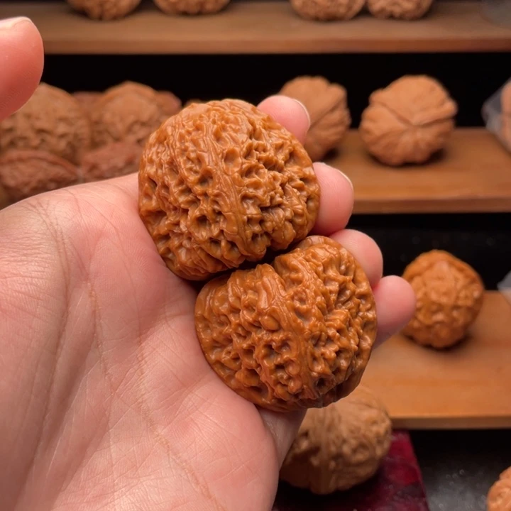 吊坠文玩核桃41毕业红皮全品南疆石46克