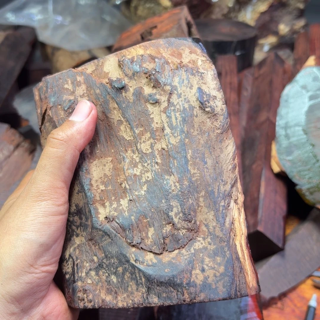 檀香紫檀（小叶紫檀）予*