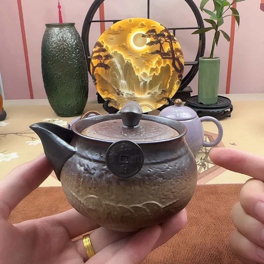 古龙窑柴烧元宝手抓壶