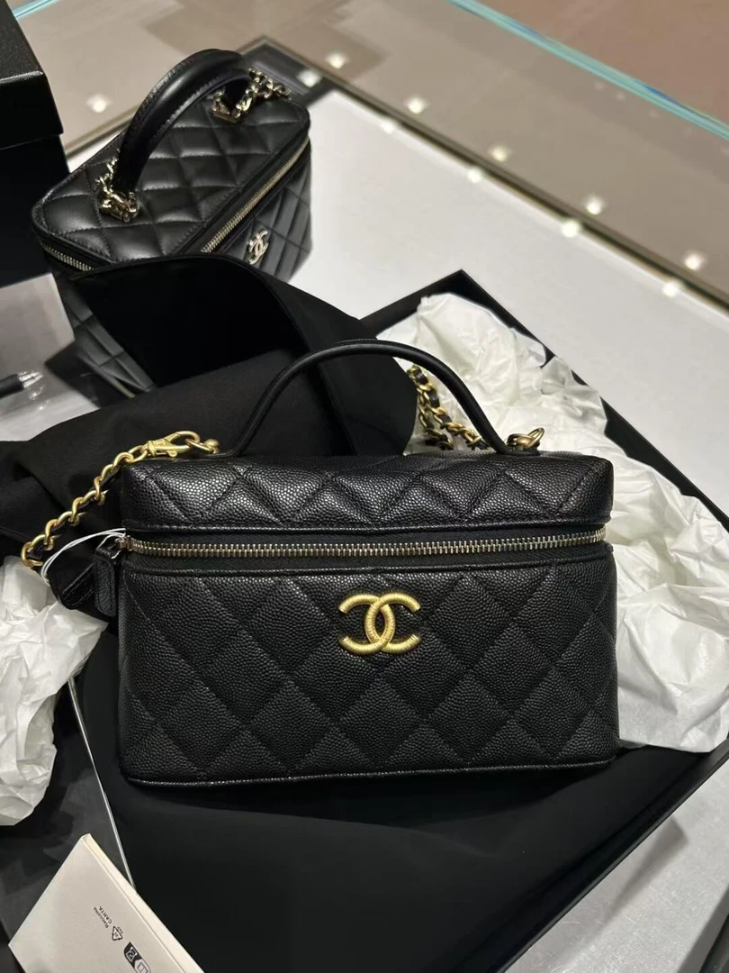 全新未使用 Chanel/香奈儿 25p拉丝logo手柄盒子化妆包鱼子酱