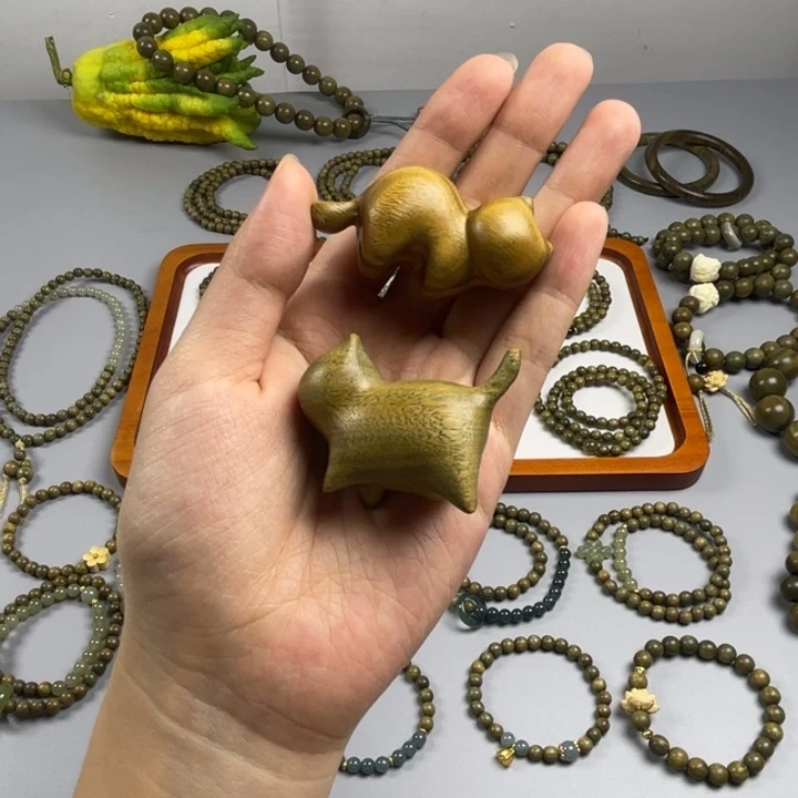 维腊木（绿檀）无事牌绿檀猫咪