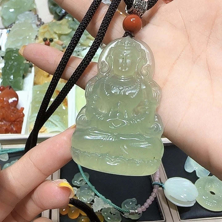蛇纹石玉未镶嵌吊坠