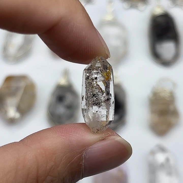 颈饰水晶未镶嵌巴基斯坦油胆闪灵钻22mm+