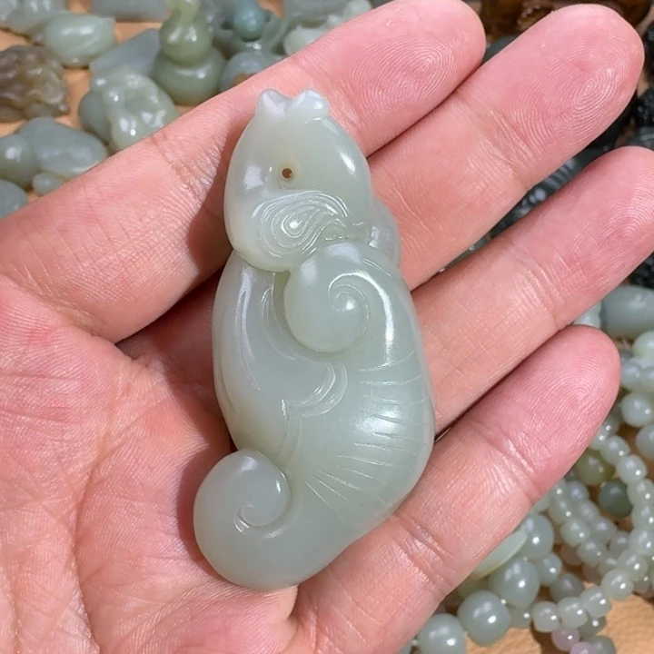 和田玉未镶嵌颈饰