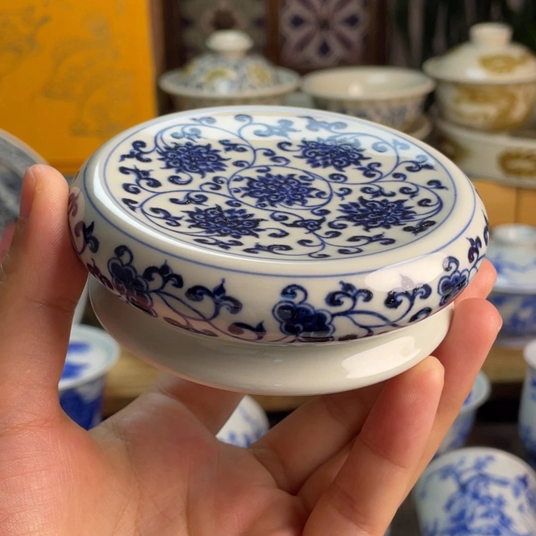 11景德镇青花缠枝莲盖置