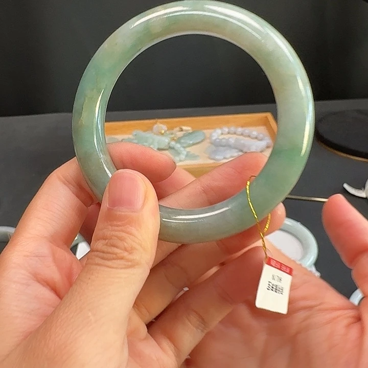 S***O翡翠手镯未镶嵌翡翠